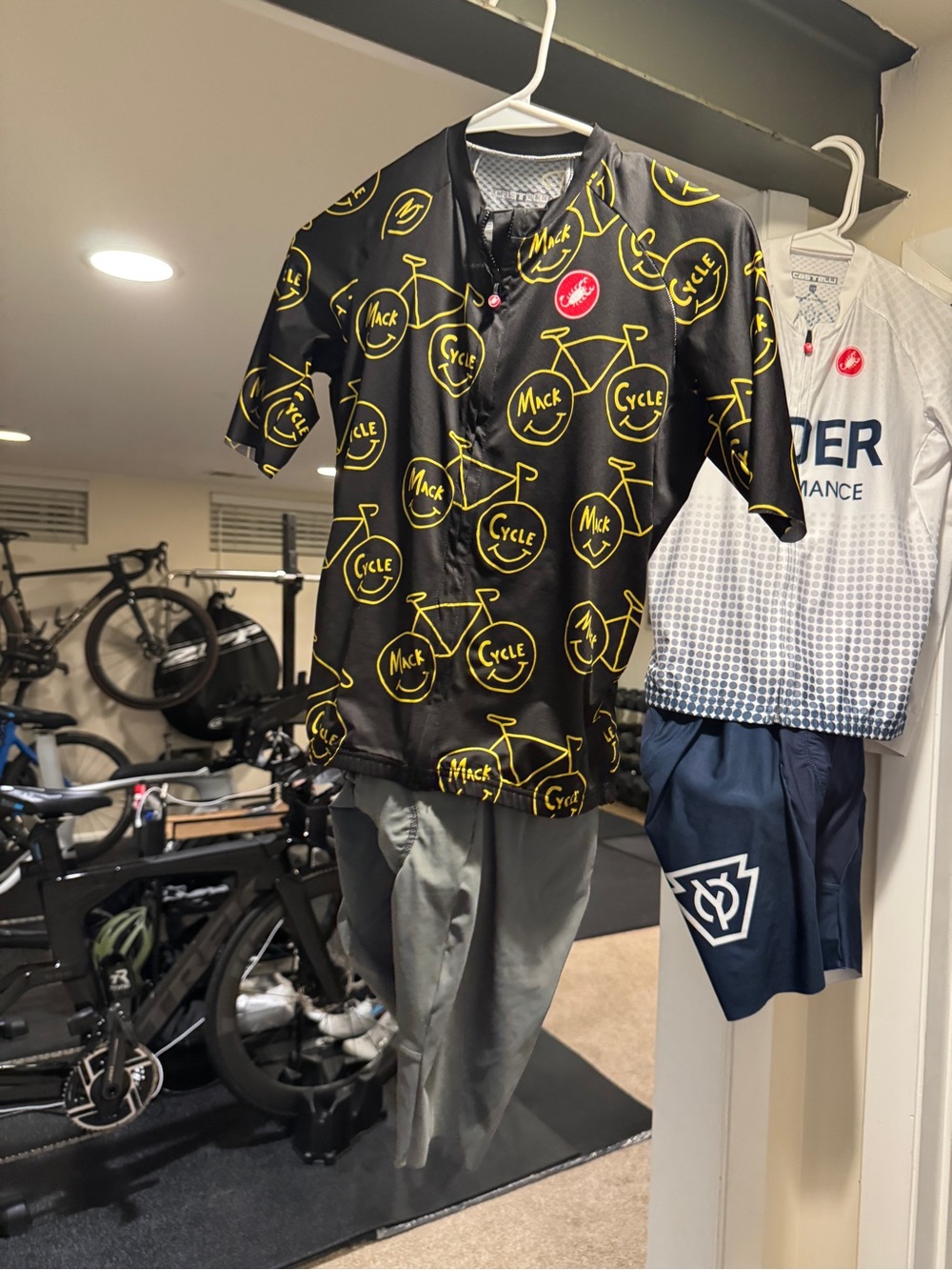 Mack Cycle Men’s Black & Yellow Athletic Cycling Jersey